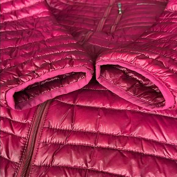 PATAGONIA Ultralight Down Hoody Quilted Puffer Jacket - Picture 11 of 14
